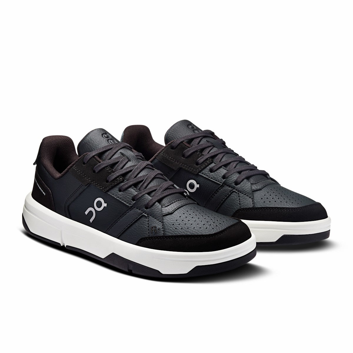 Women's THE ROGER Clubhouse - Black/White | On United States