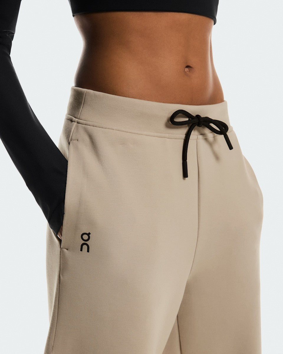 Women's Focus Tech Sweatpants - Desert | On United States