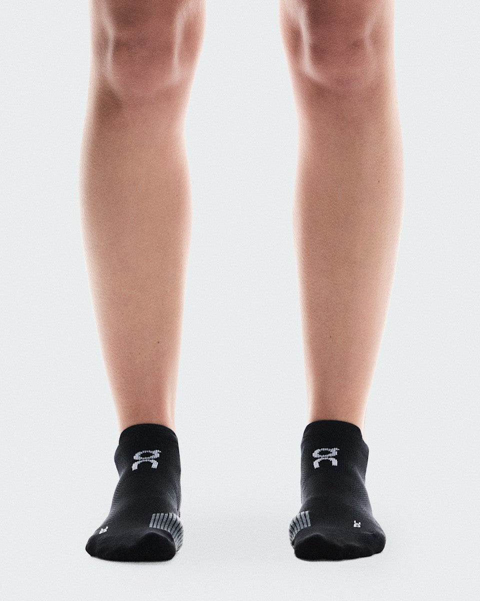 Performance Run Sock Low - Black/Eclipse | On United States