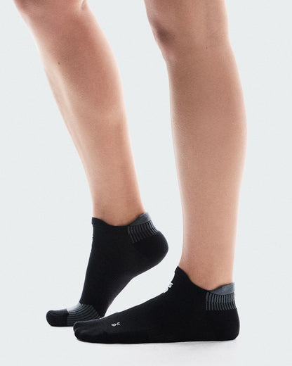 Performance Run Sock Low - Black/Eclipse | On United States