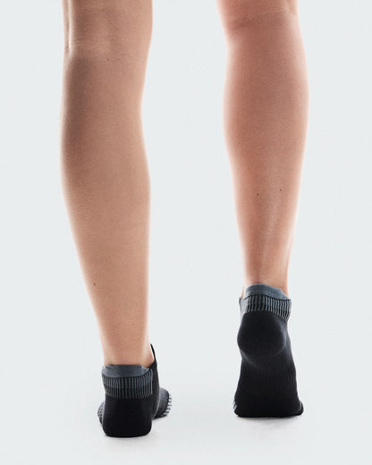 Performance Run Sock Low - Black/Eclipse | On United States