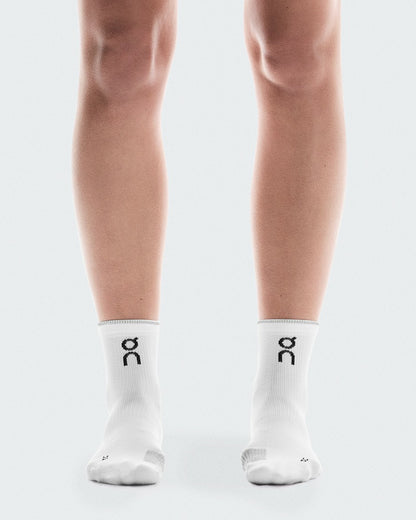 Performance Run Sock Mid - White/Glacier | On United States