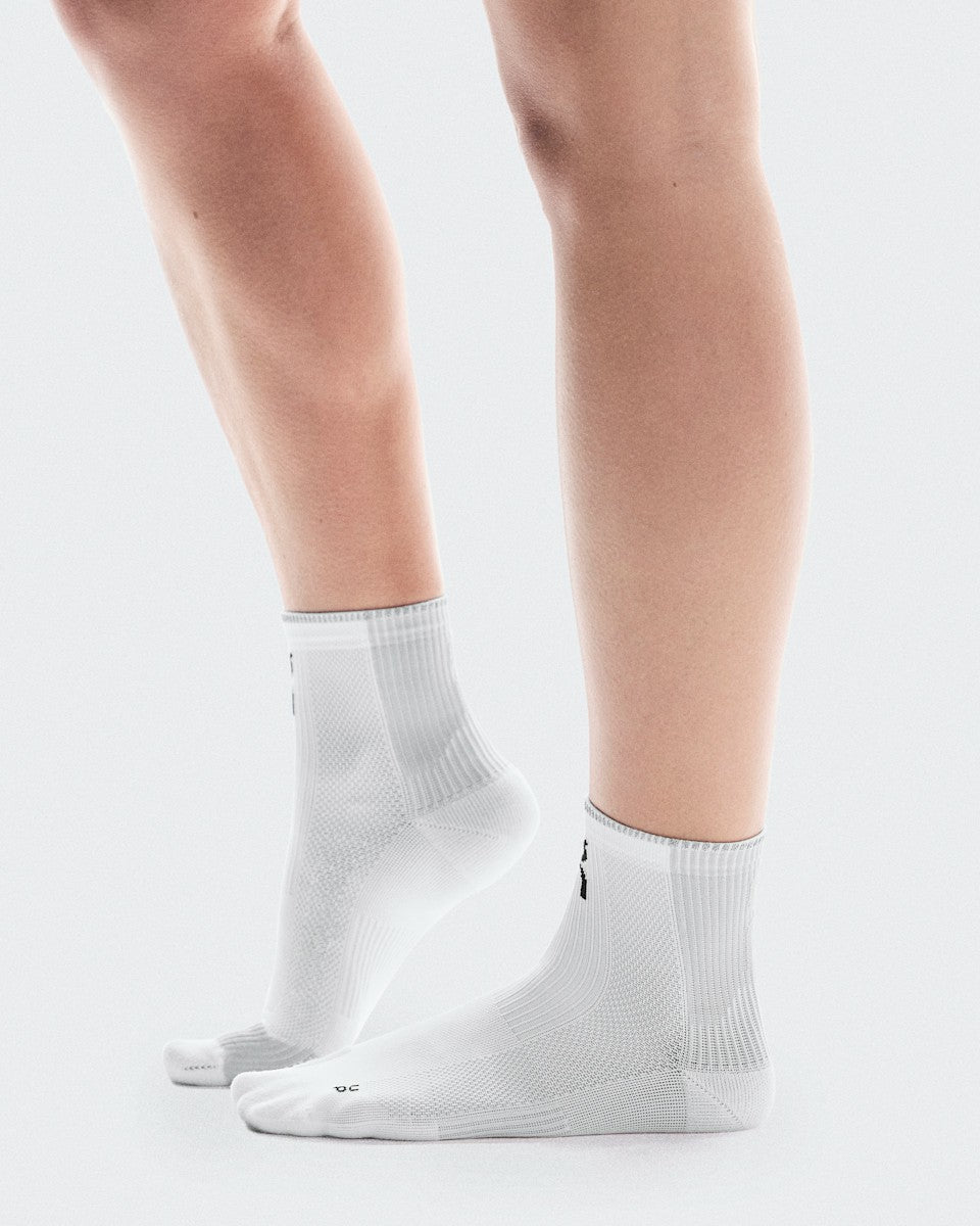 Performance Run Sock Mid - White/Glacier | On United States