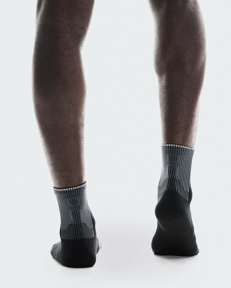 Performance Run Sock Mid - Black/Eclipse | On United States