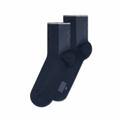 Performance Run Sock Mid - Navy/Navy | On United States