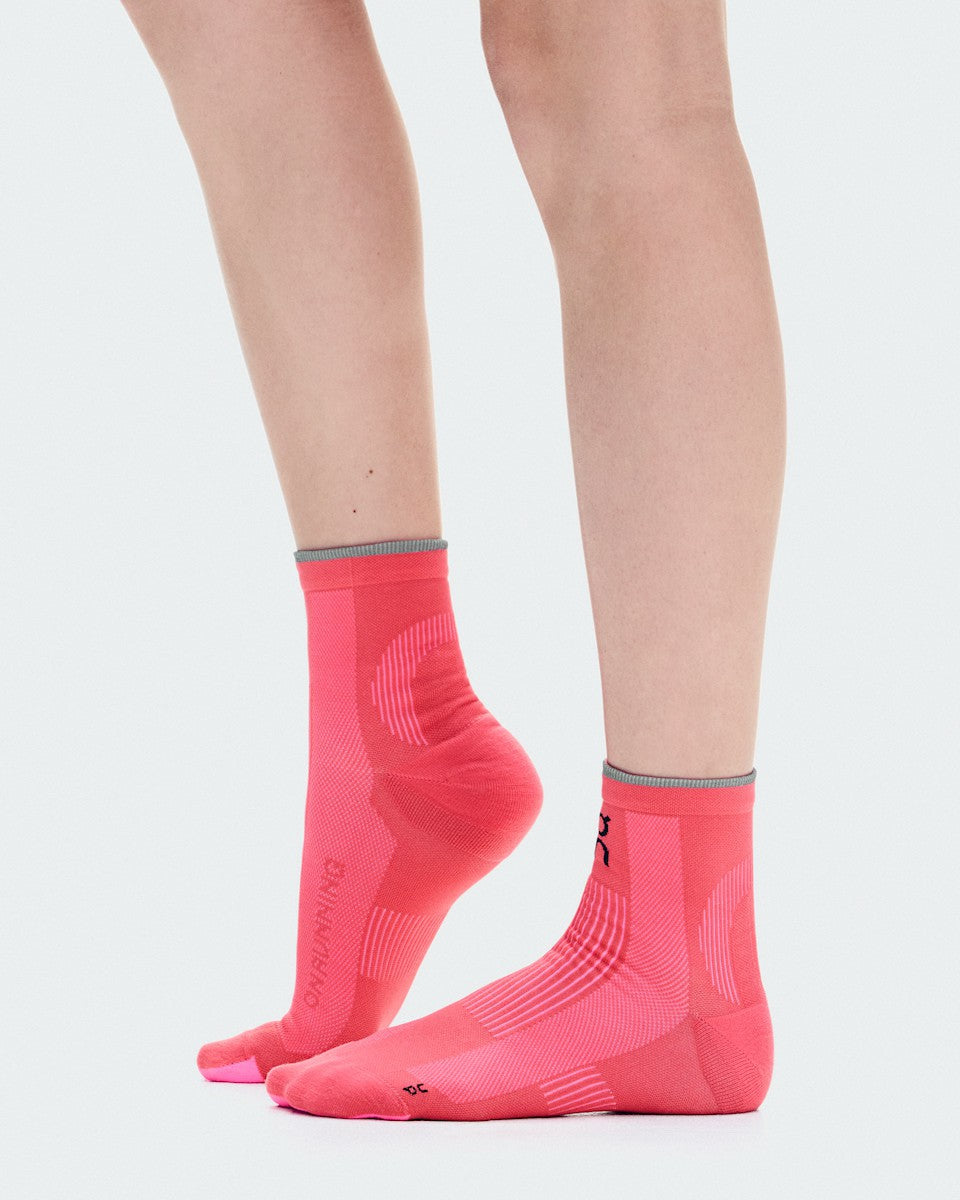 Elite Run Sock Mid - Camellia/Azalea | On United States