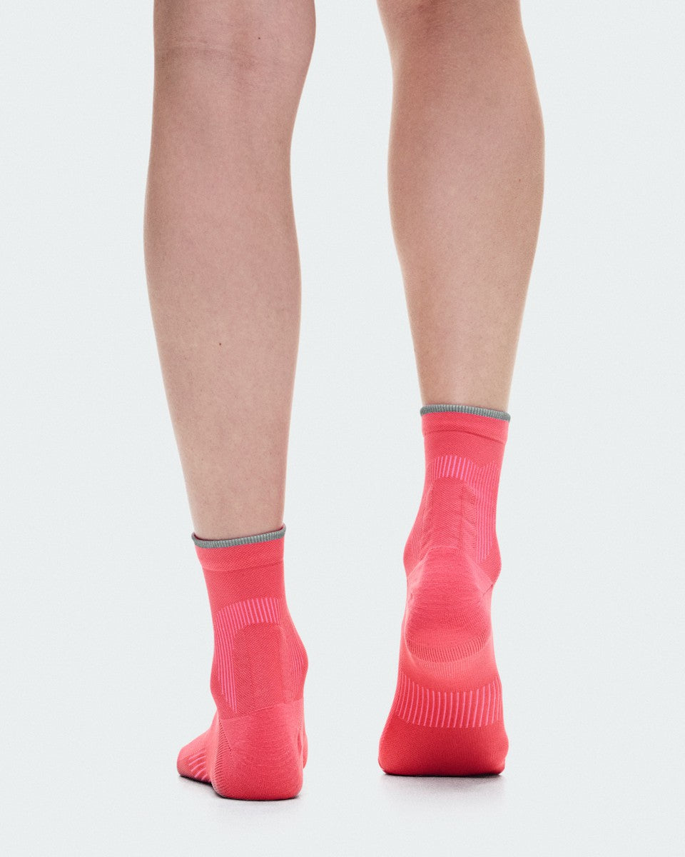Elite Run Sock Mid - Camellia/Azalea | On United States