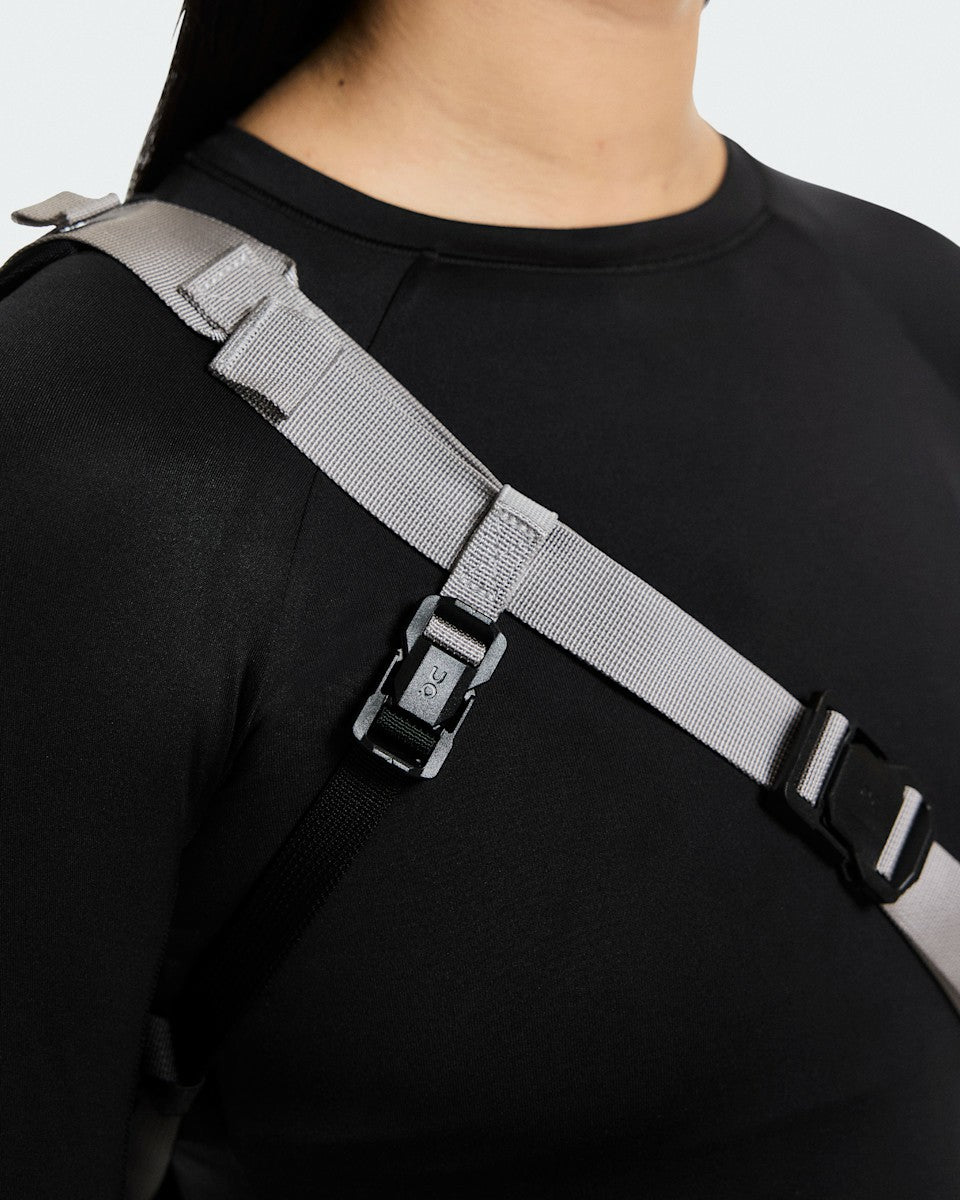 Sling Pack 9L - Glacier/Black | On United States