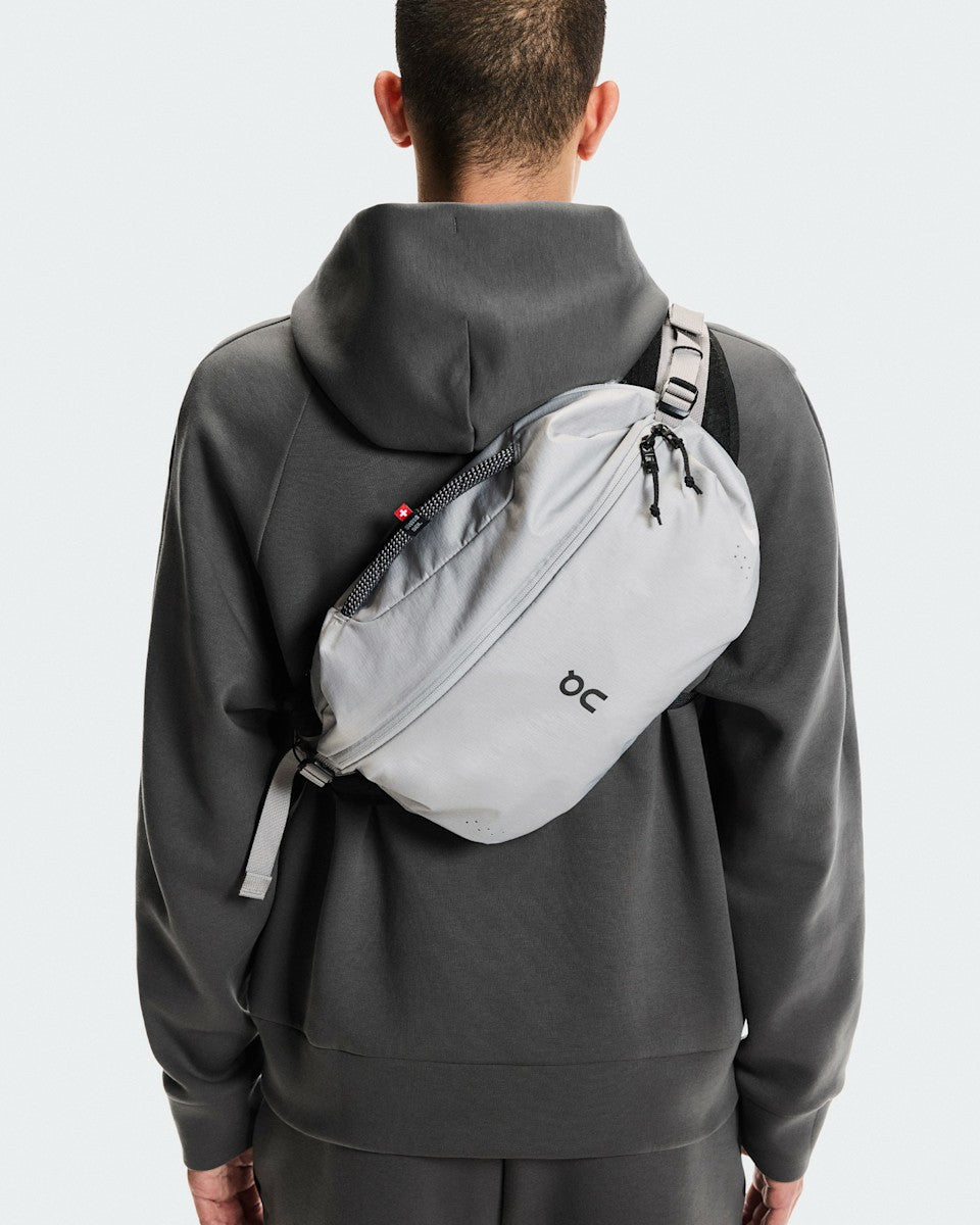 Sling Pack 9L - Glacier/Black | On United States