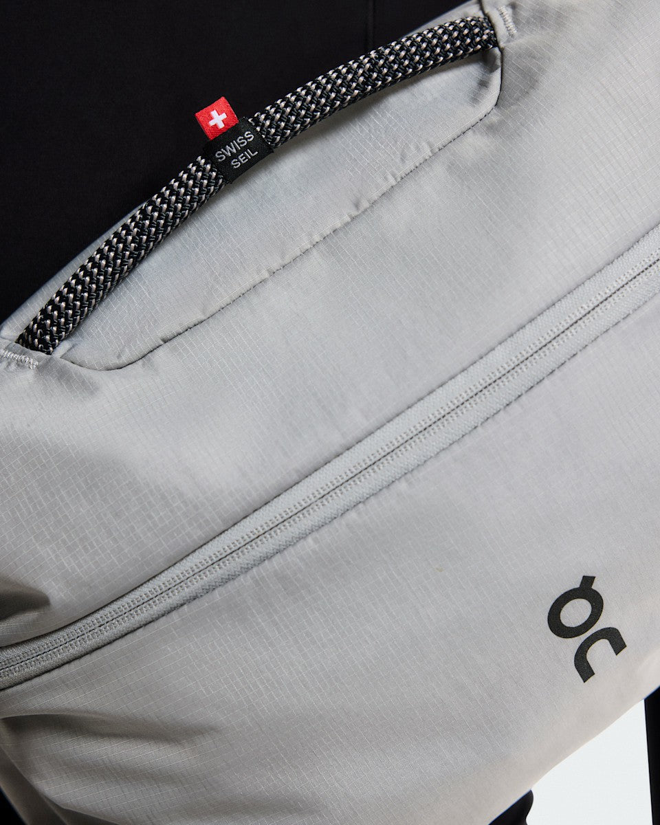 Sling Pack 9L - Glacier/Black | On United States