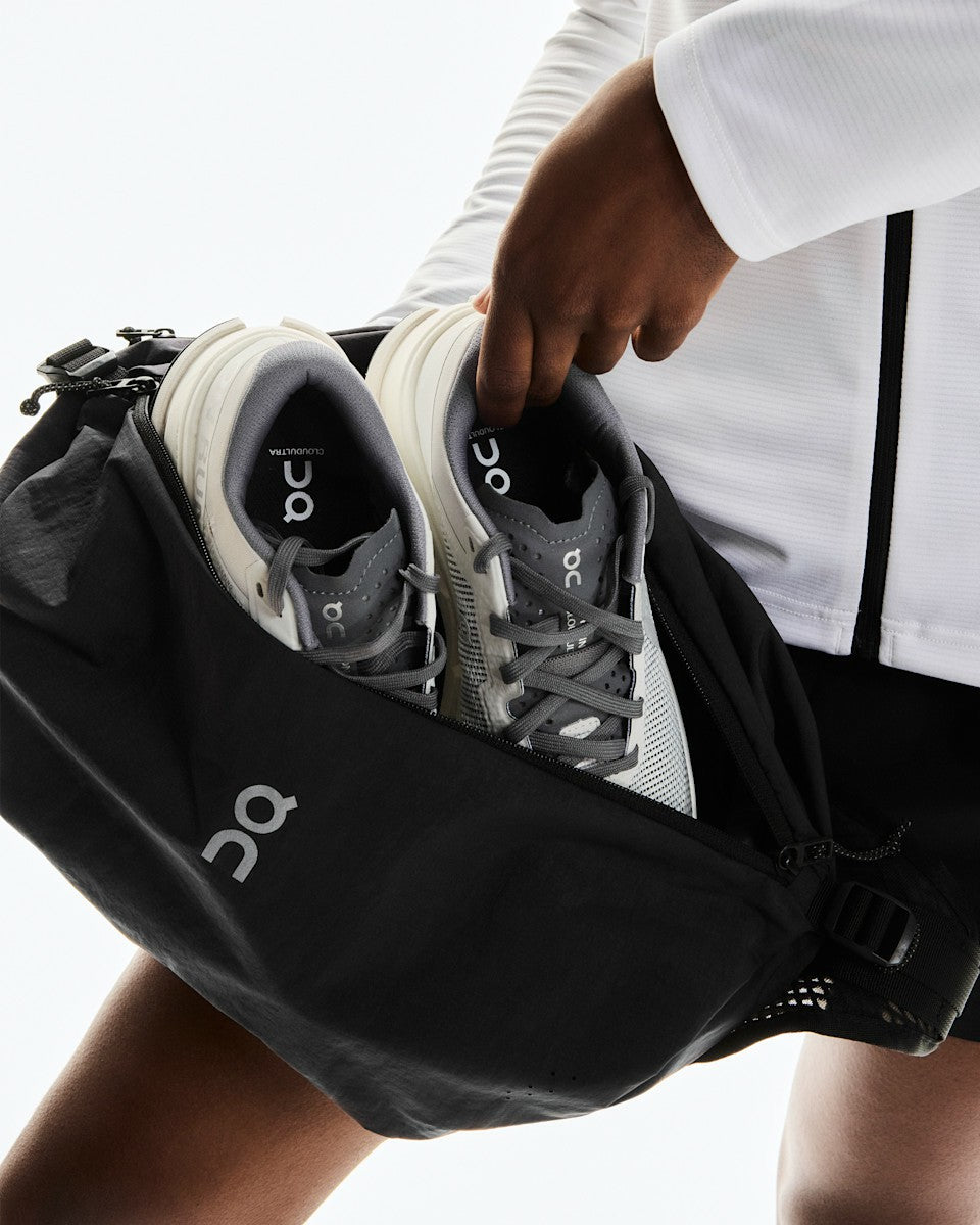 Sling Pack 9L - Magnet/Black | On United States
