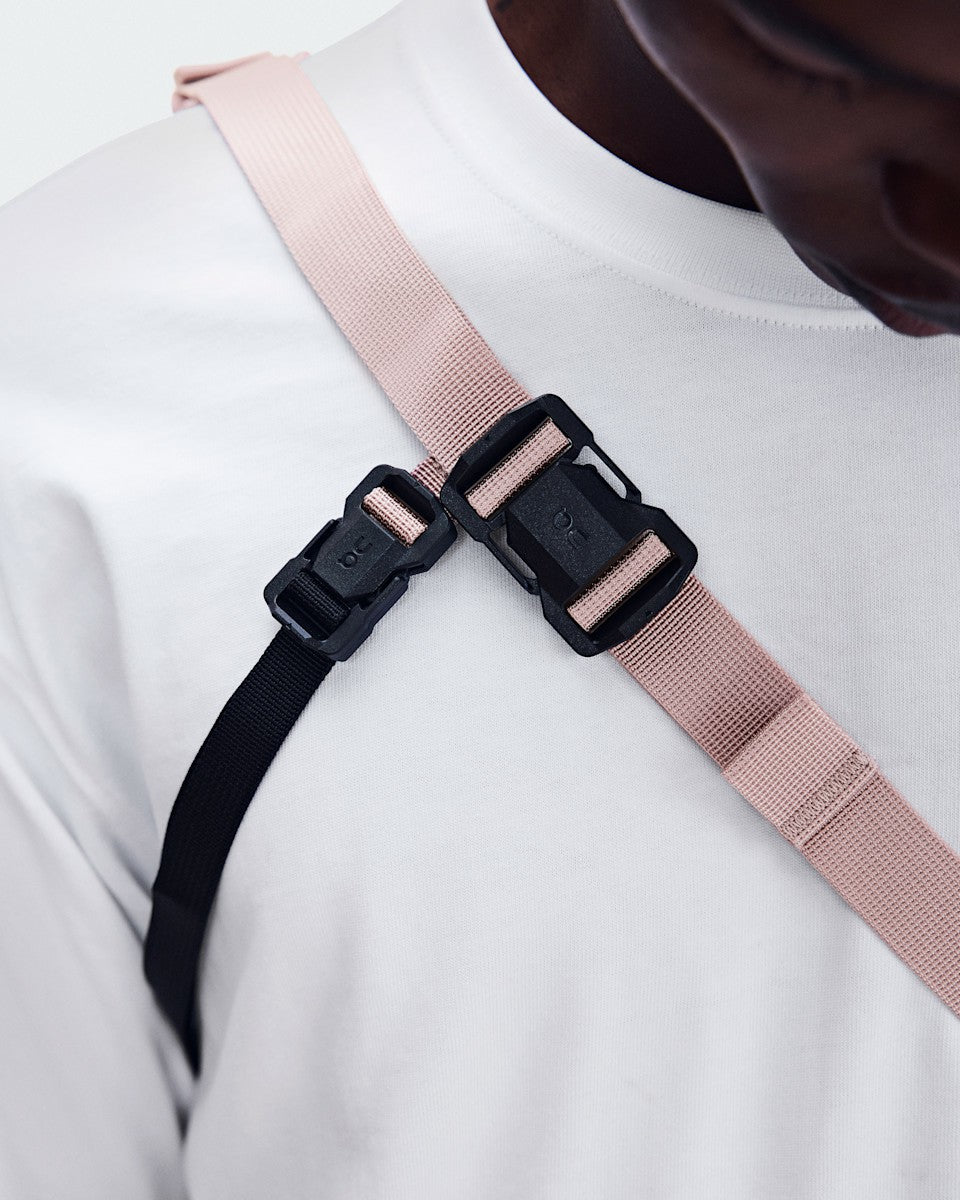 Sling Pack 9L - Biscuit/Black | On United States