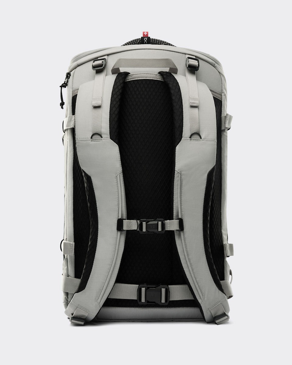 Speed Pack 30L - Glacier/Black | On United States