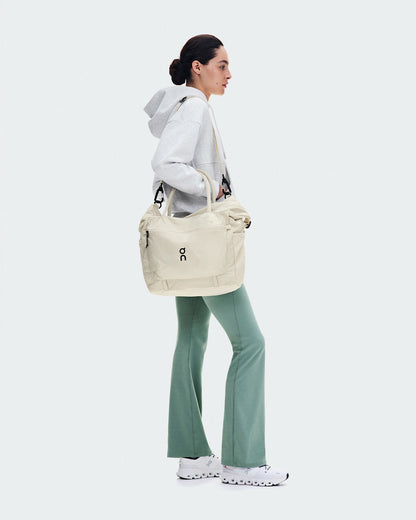 Track Pack 35L Lite - Cream | On United States