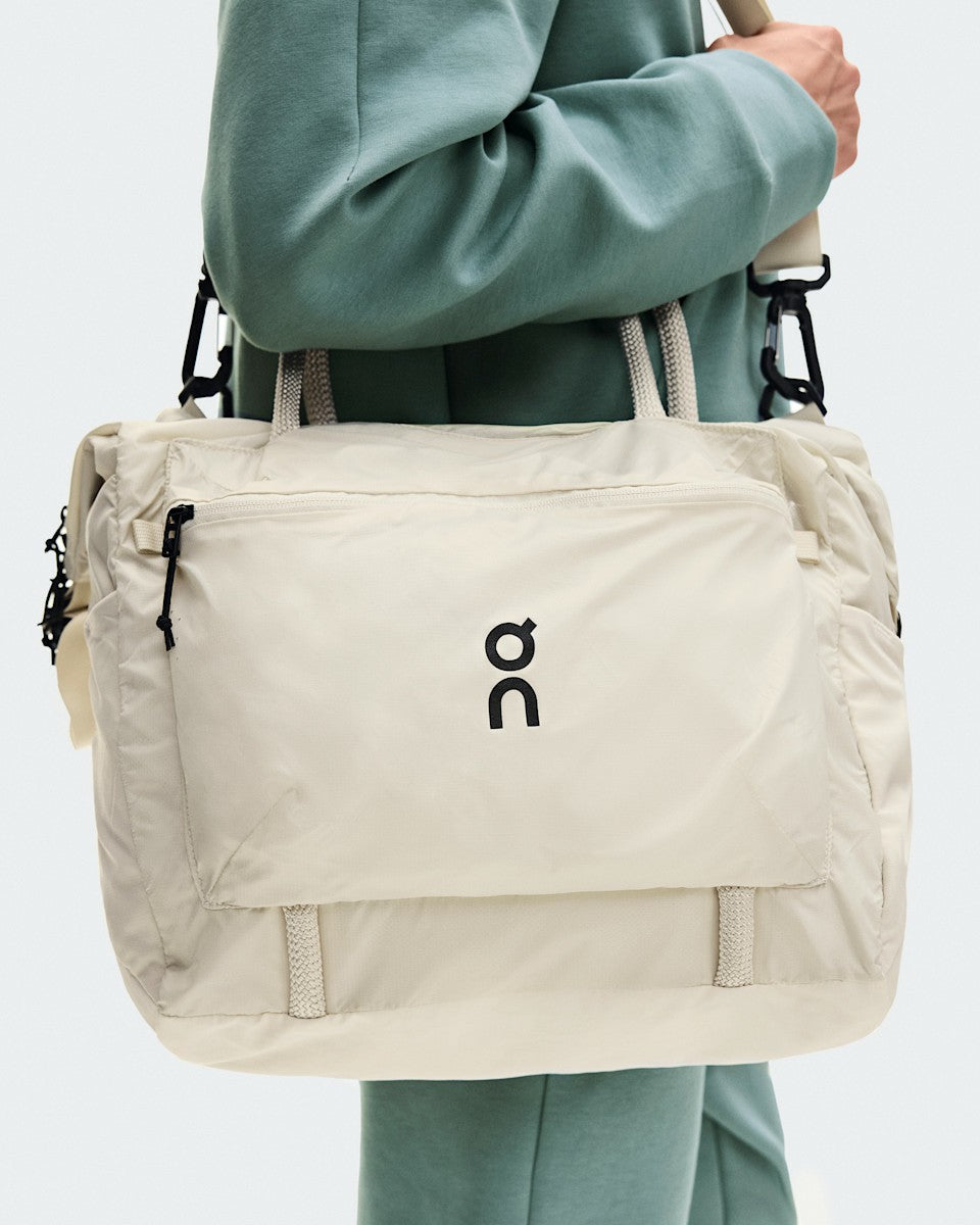 Track Pack 35L Lite - Cream | On United States