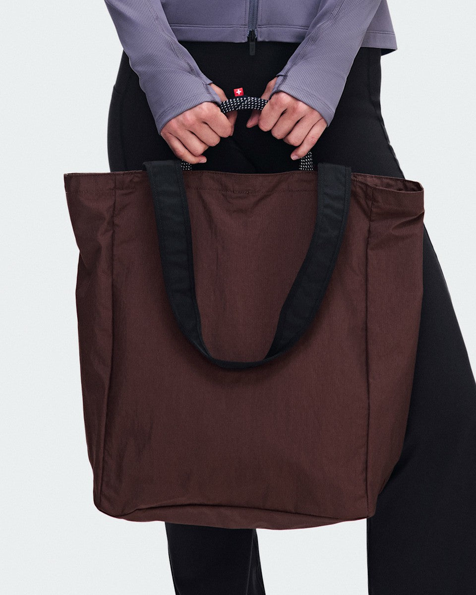 Tote Pack 25L - Cacao/Black | On United States