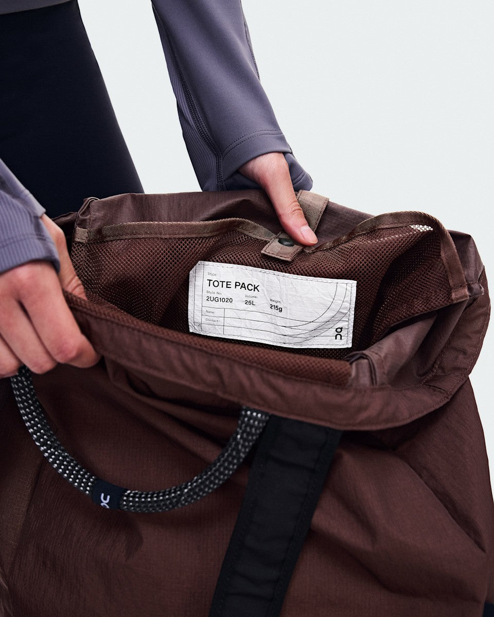 Tote Pack 25L - Cacao/Black | On United States