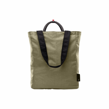Tote Pack 25L - Cream/Black | On United States