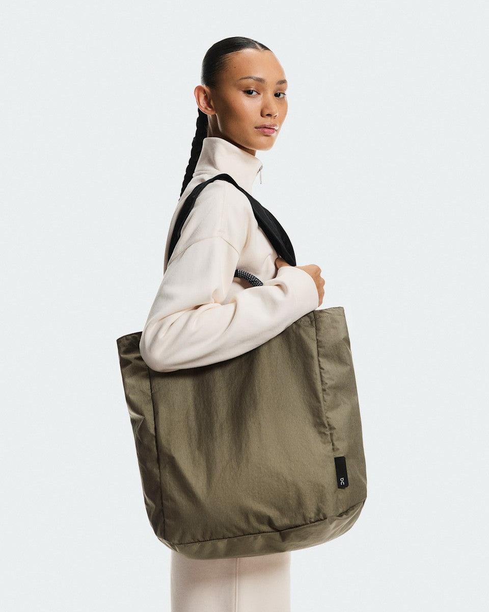 Tote Pack 25L - Olive/Black | On United States