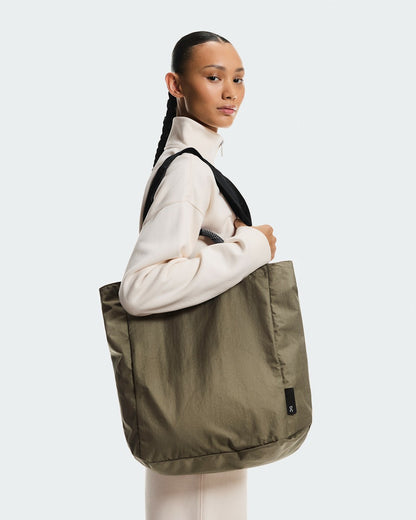 Tote Pack 25L - Olive/Black | On United States