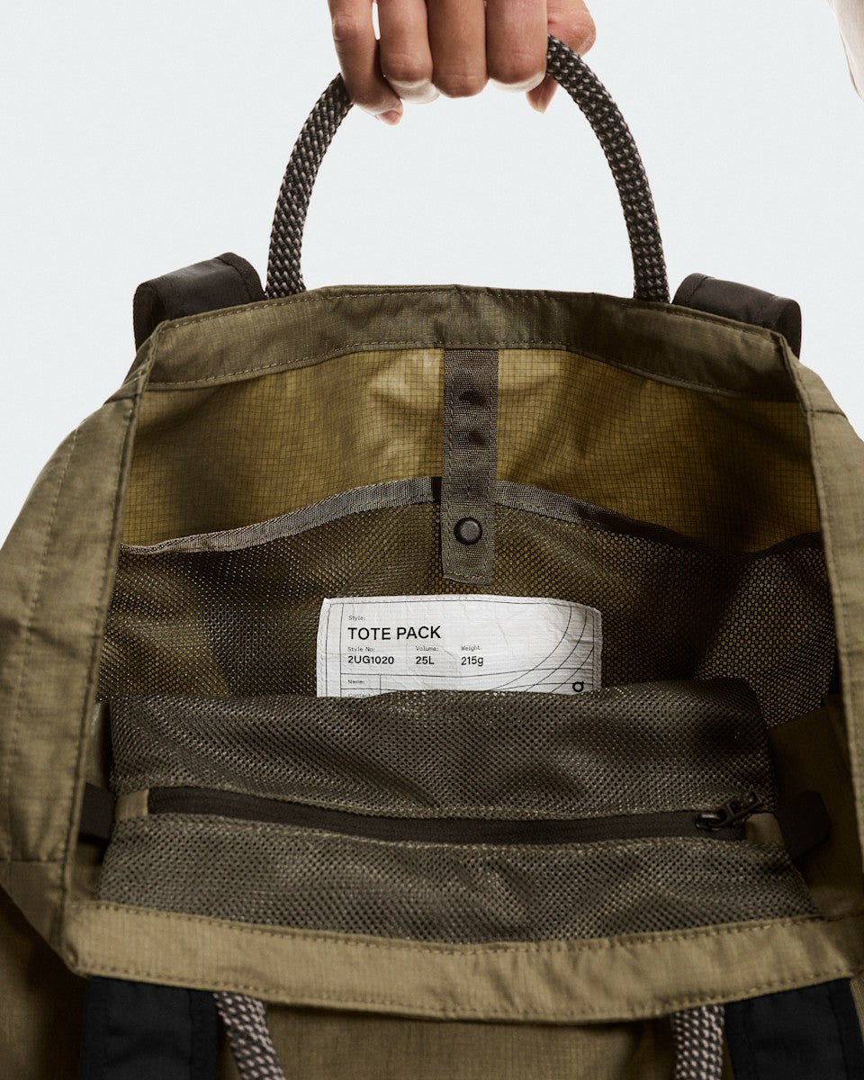 Tote Pack 25L - Olive/Black | On United States