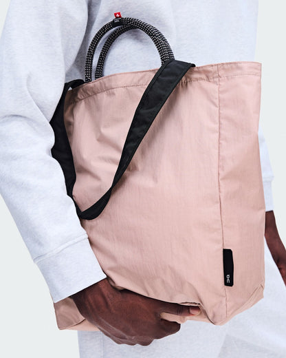 Tote Pack 25L - Biscuit/Black | On United States