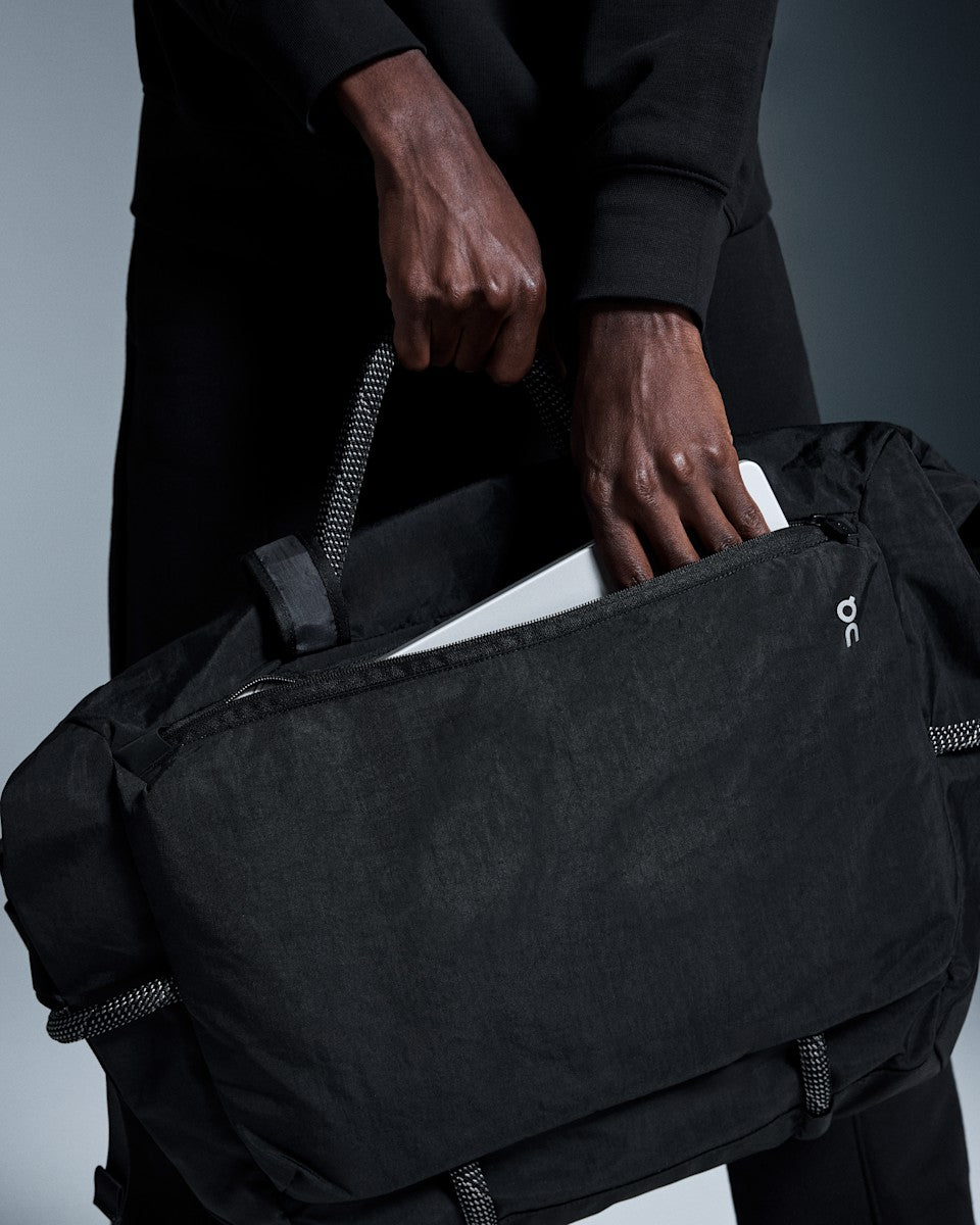 Track Pack 40L Elite - Black/Magnet | On United States