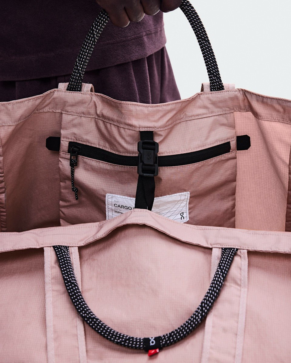 Cargo Pack 60L - Biscuit | On United States
