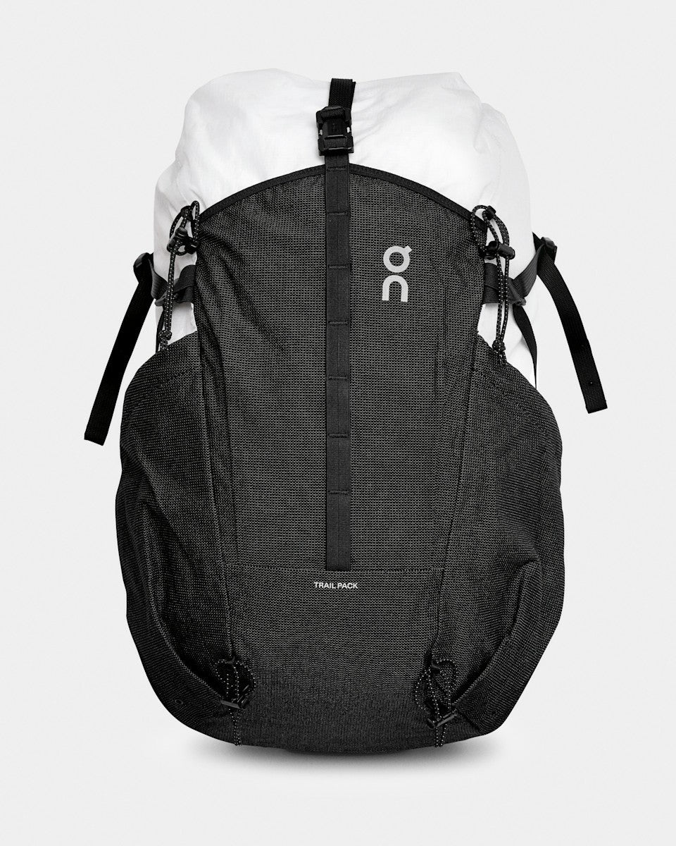 Trail Pack 20L - White/Black | On United States