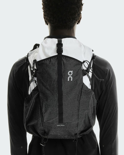 Trail Pack 20L - White/Black | On United States