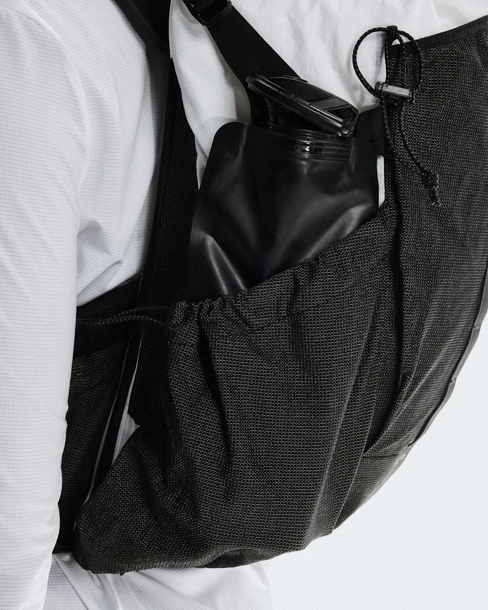 Trail Pack 20L - White/Black | On United States